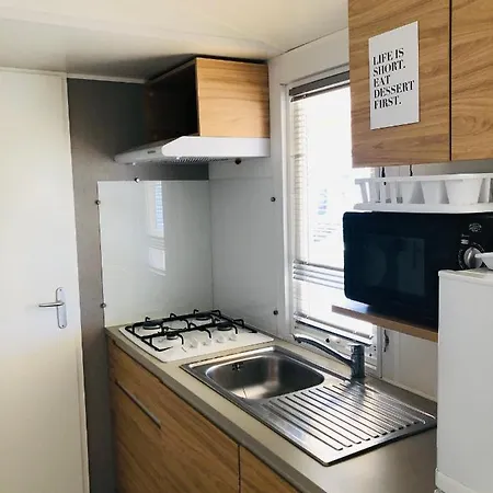 Prázdninový areál Mobil Dans Camping 4* Acces Direct 2*